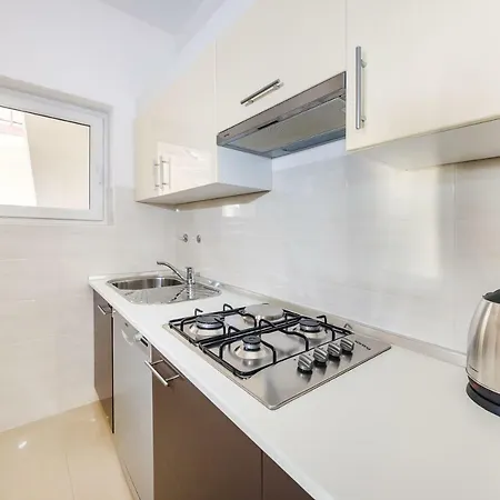 Apartman Lucija Apartman *