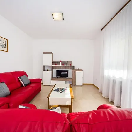 Apartman Lucija Apartman *